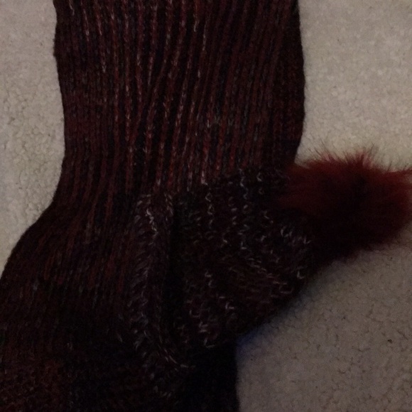 Burgundy and black with white specks scarf and hat - Picture 3 of 4